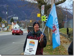 Cupe 748 members rallying for public support in contract talks with School District #8-Kootenay Lakes Schools