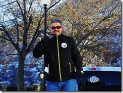 Armindo deMedeiros, USW 480 President speaker at rally in support of FortisBC locked out workers in Trail on December 7, 2013