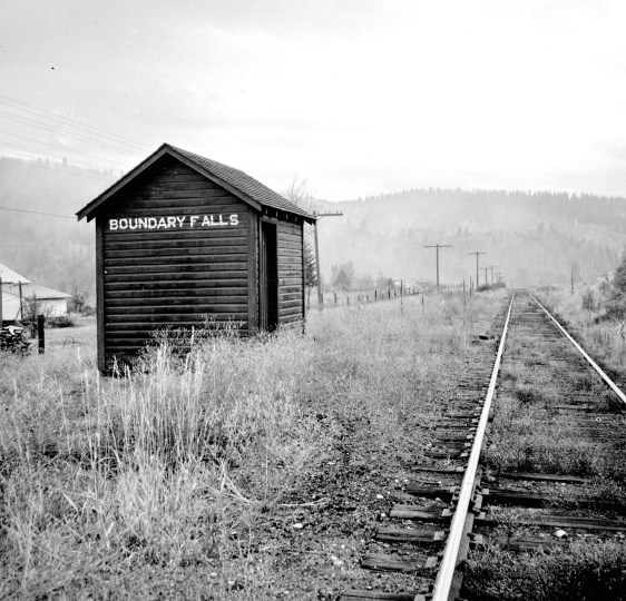 Title proper CPR line at Boundary Falls General material designation     Graphic material Title statements of responsibility Photograph taken by David Davies. 14 Sept. 1970 (Creation) Photograph depicts the CPR line at Boundary Falls, which is at mile 121 from Nelson on the Boundary Subdivision. The view is looking west and it shows the former flag stop shelter.